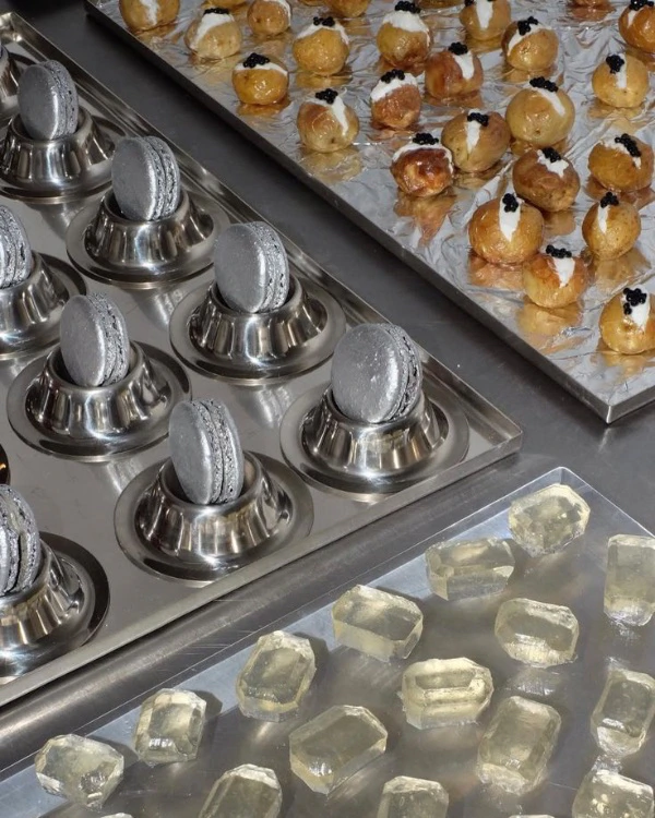 35 Chic Ideas to Style Your Wedding Dessert Tables