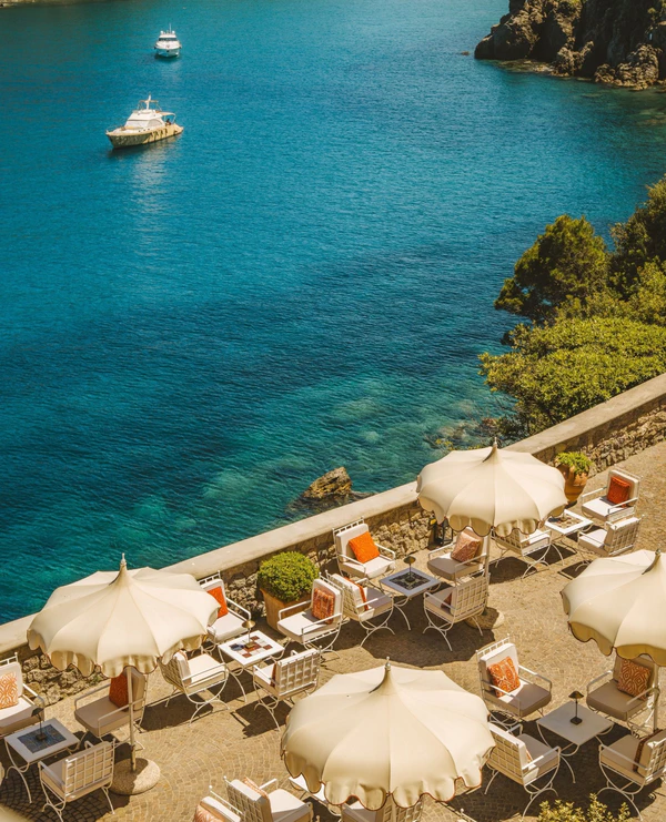 <a href="https://www.instagram.com/mezzatorrehotel/p/DZIMTf4oDmR/?hl=en">Mezzatorre Hotel</a>