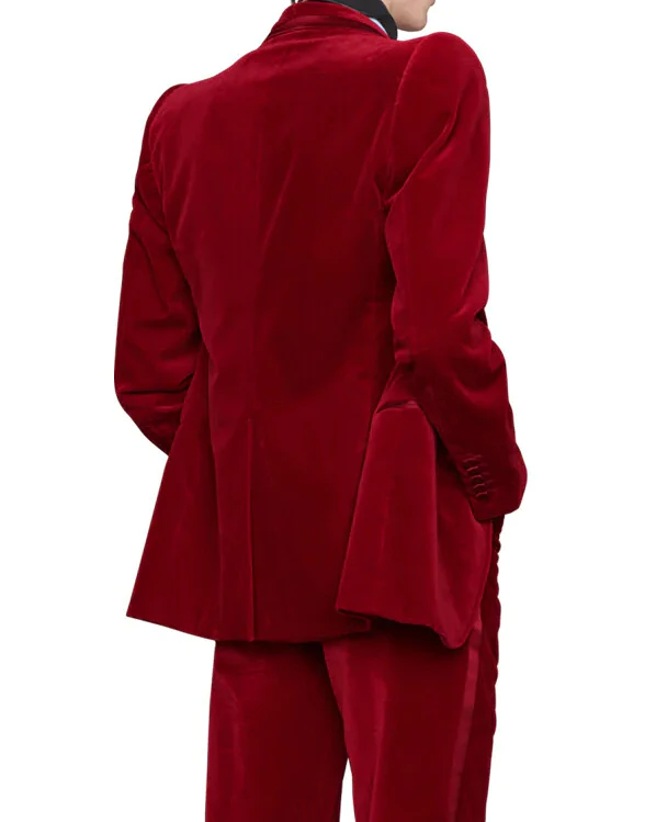 Colorful Suits for Grooms that are Perfect for Summer Wedding