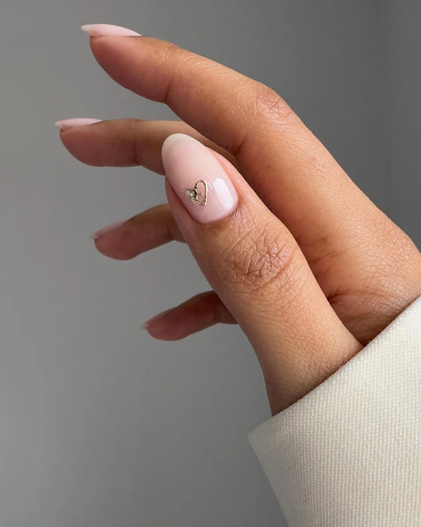 26 Minimalist Nail Design Ideas