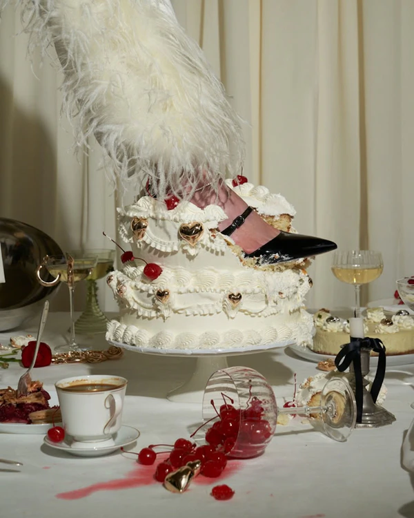 40 Fashionable Food-Infused Wedding Photography Ideas That Serve Style