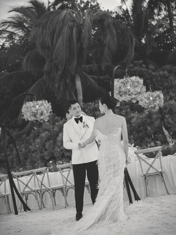 10,000 Lilies & Turquoise Waters Framed This Dreamy Beach Wedding in the Maldives