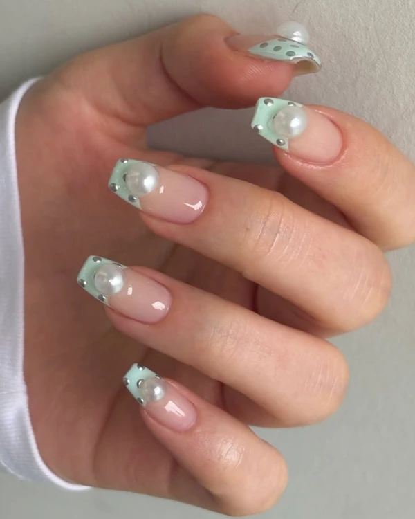 <a href="https://www.instagram.com/p/DWls_khCYGo/?img_index=1">Nail Sky</a>