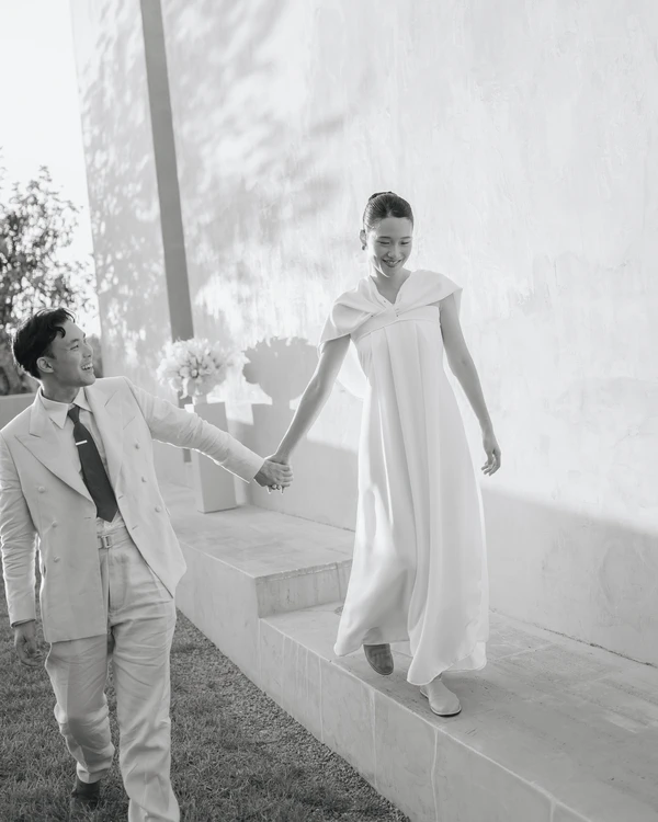 A Designer's Chicly Curated Wedding at Neuendorf House in Mallorca — photo 1