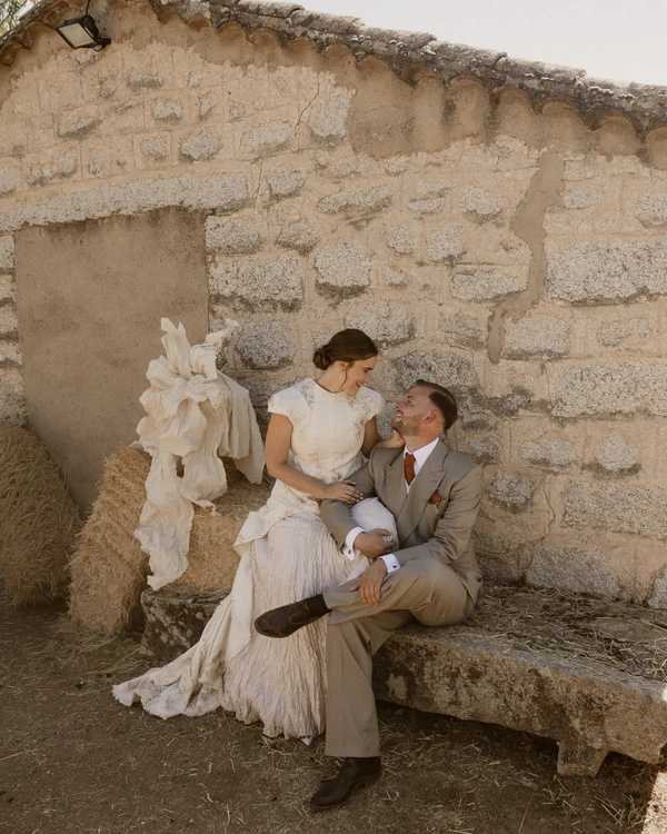 A Playful & Artistic Rural Wedding in Countryside of Madrid — photo 1