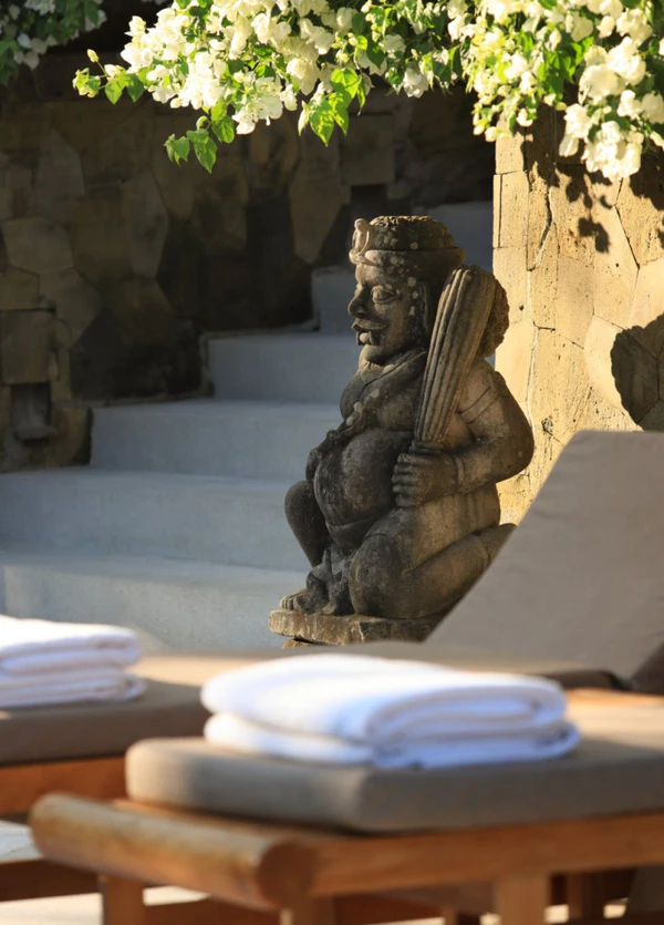 <a href="https://www.instagram.com/p/DQuI-ryjjkz/?img_index=3">Aman Villas at Nusa Dua</a>