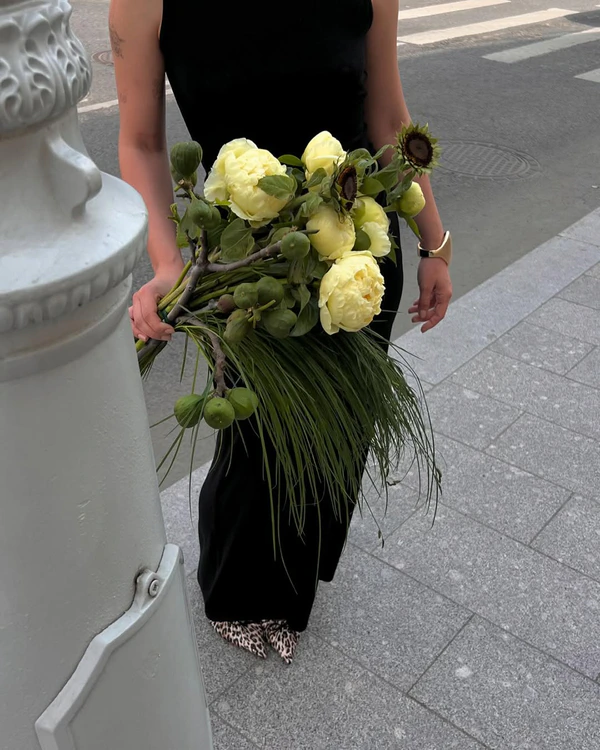 9 Stylish Bouquet Trends We're Loving for Brides Right Now