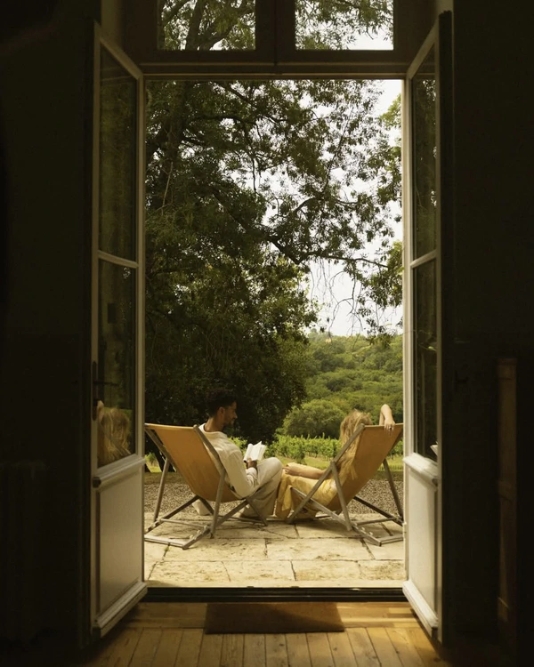 What Are Relationship Offsites? A Complete Guide for Modern Couples