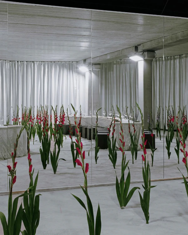 35 Ways to Style Freestanding Floral Stems