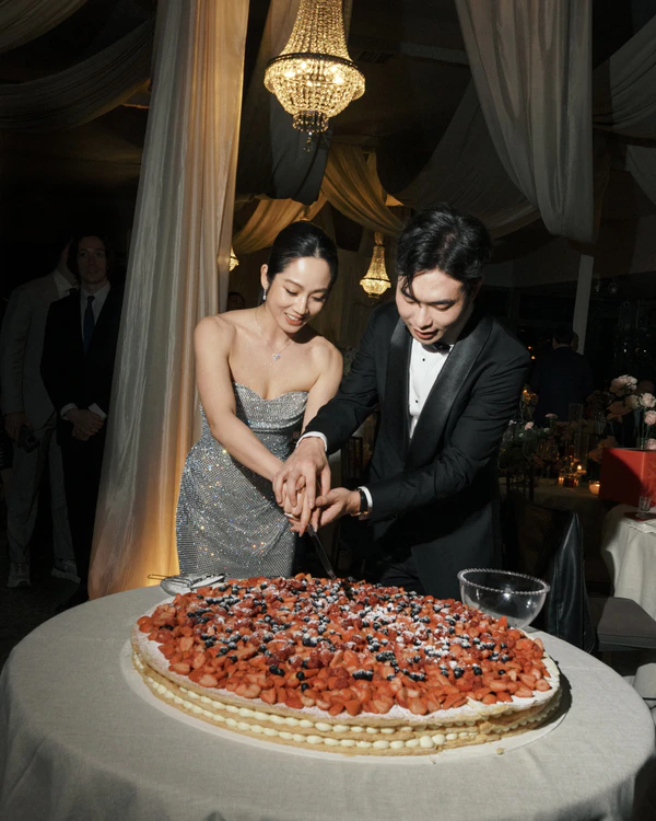 A Unique Fusion of Italian, Spanish & Chinese Cultures in this Chic Madrid Garden Wedding
