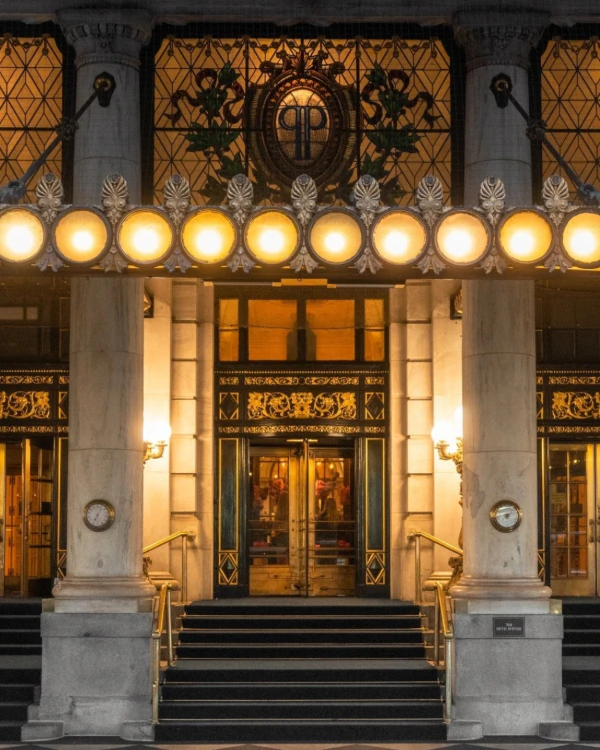 <a href="https://www.instagram.com/theplazahotel/p/DKDRtJyMYeY/" target="_blank">The Plaza</a>