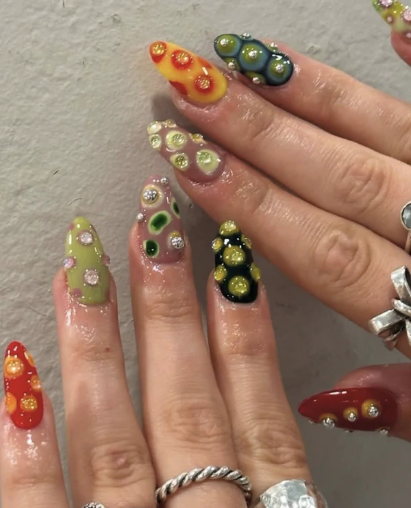 <a href="https://www.instagram.com/p/DMWTmNSMTnI/?img_index=1">Kimchi's Nails</a>