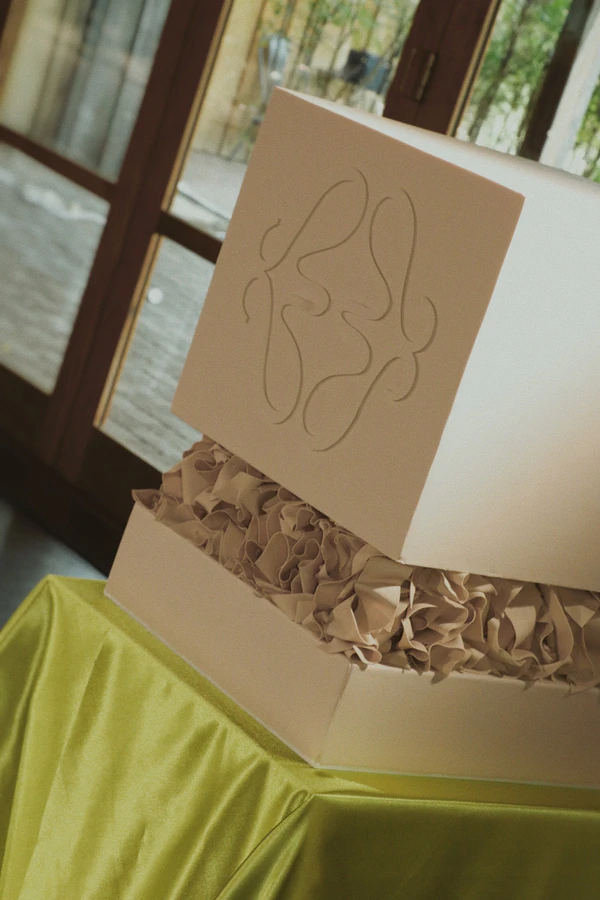 A Contemporary Chrome & Chartreuse Black-Tie Wedding Reimagines the Southern Highlands