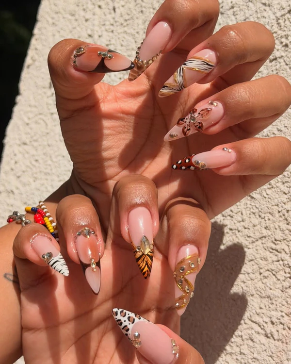 <a href="https://www.instagram.com/p/Dc6jy0blXK3/?img_index=3">Who Nail Lounge</a>