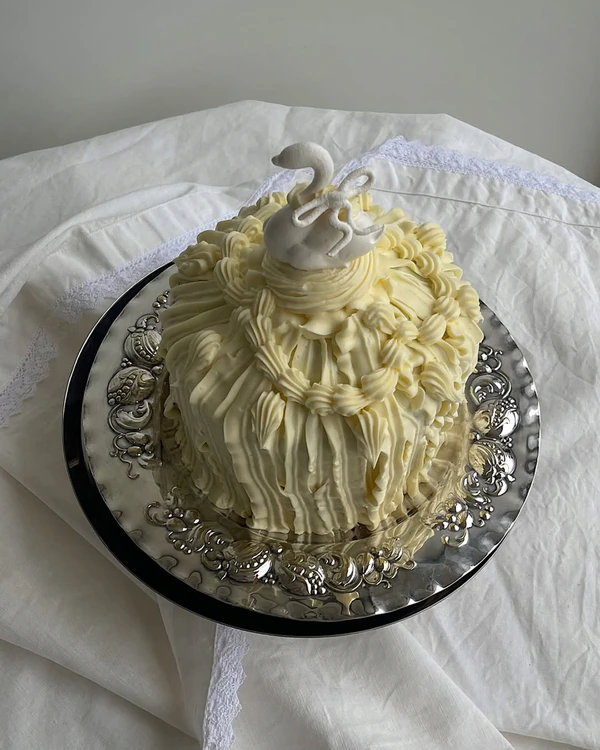 <a href="https://www.instagram.com/p/DUGaKFHimBs/?img_index=1" target="_blank">Couture Feasts</a>