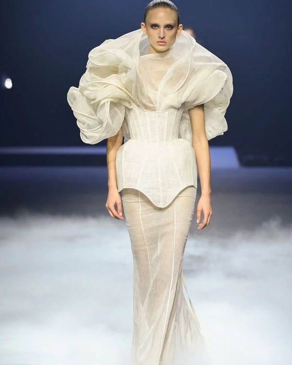 Paris Haute Couture Fashion Week F/W 2023: 40 Looks to Inspire the Modern Bride