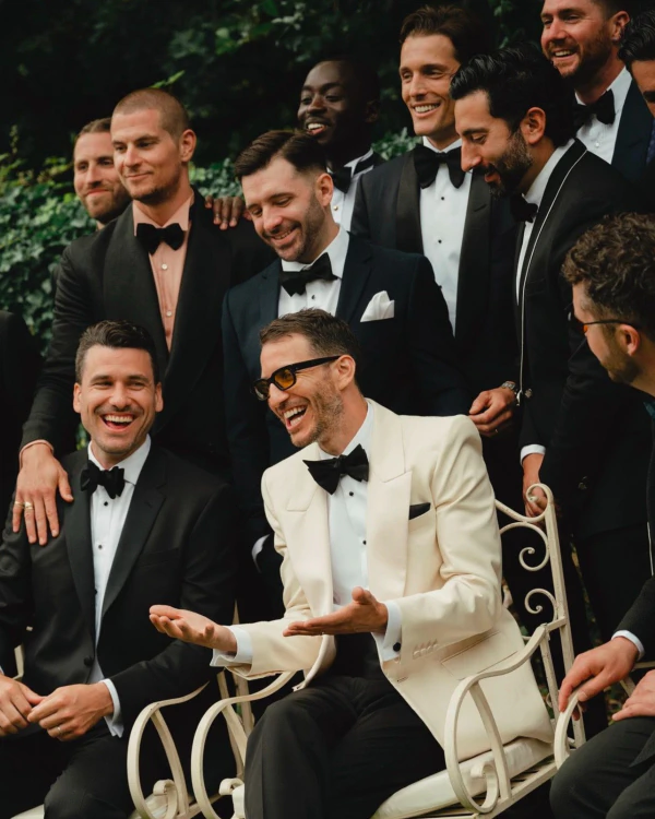 50 Must-Save Group Portrait Ideas