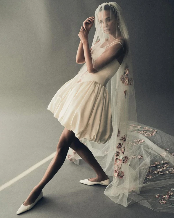 The Best Bridal Shoes for Every Wedding Dress Style & Silhouette — photo 2