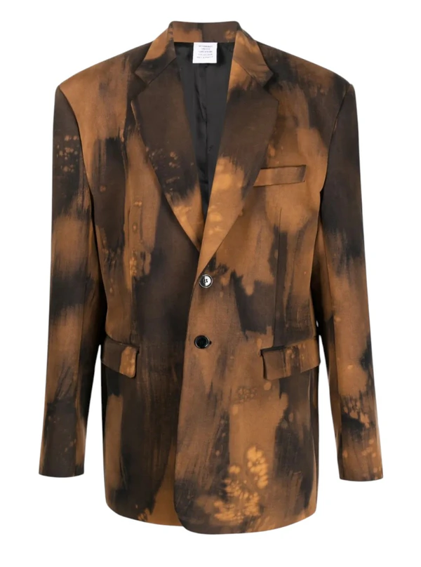 <a href="https://www.farfetch.com/shopping/men/vetements-overbleached-single-breasted-blazer-item-20028566.aspx">VETEMENTS Blazer</a> from Farfetch, $2586