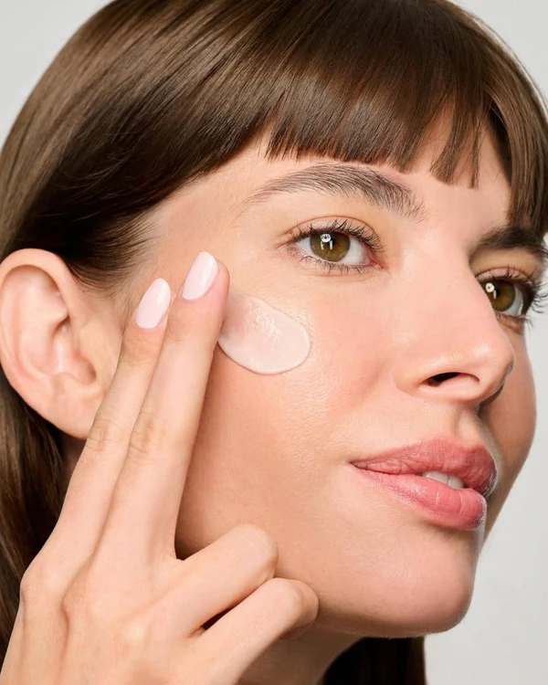 <a href="https://www.instagram.com/p/DKpHLhBTGT1/?img_index=2"><span>SkinCeuticals</span></a>