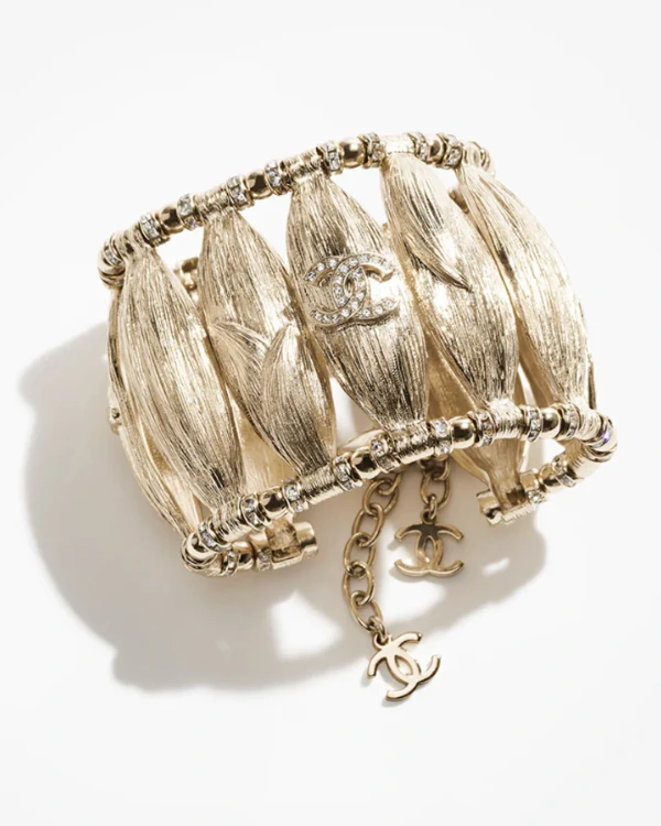 22 Trendy Statement Cuff Bracelets to Instantly Upgrade Your Wedding Look