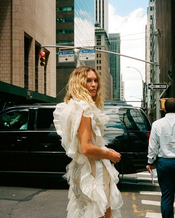 5 Famous Models and their Stylish Wedding Gowns