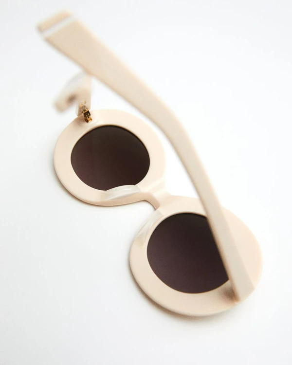 Trendy Sunglasses for Your Outdoor Wedding — photo 2