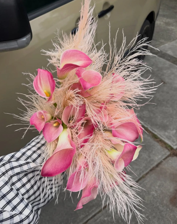 <a href="https://www.instagram.com/p/Dc0KnDbmNBX/?img_index=1">Bloomhausadl</a>