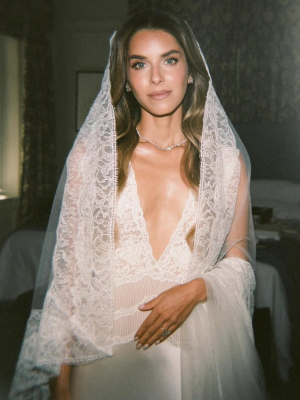 45 Must-Save Getting Ready Wedding Photos That Capture the Magic