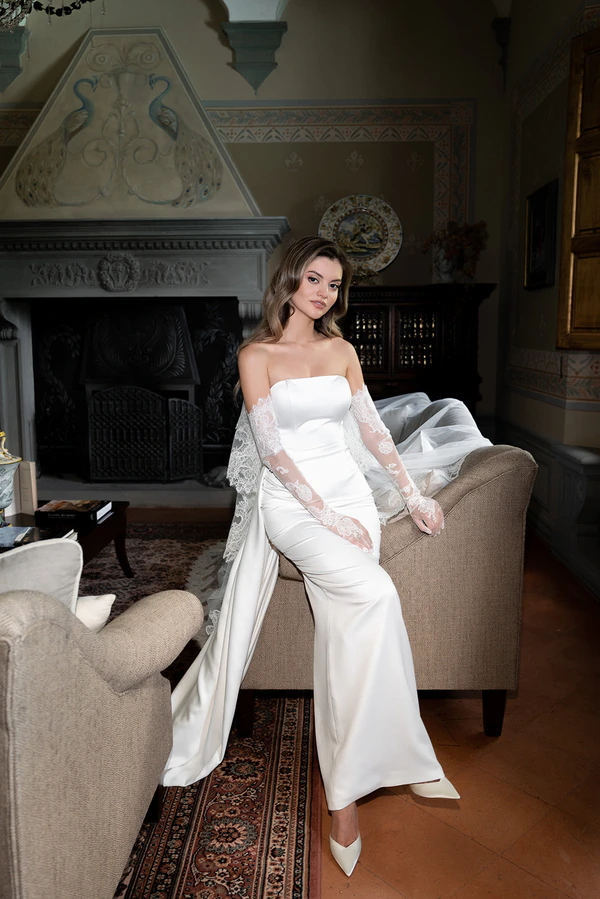 Pre-Wedding Photoshoot in a Picture-Perfect Italian Villa