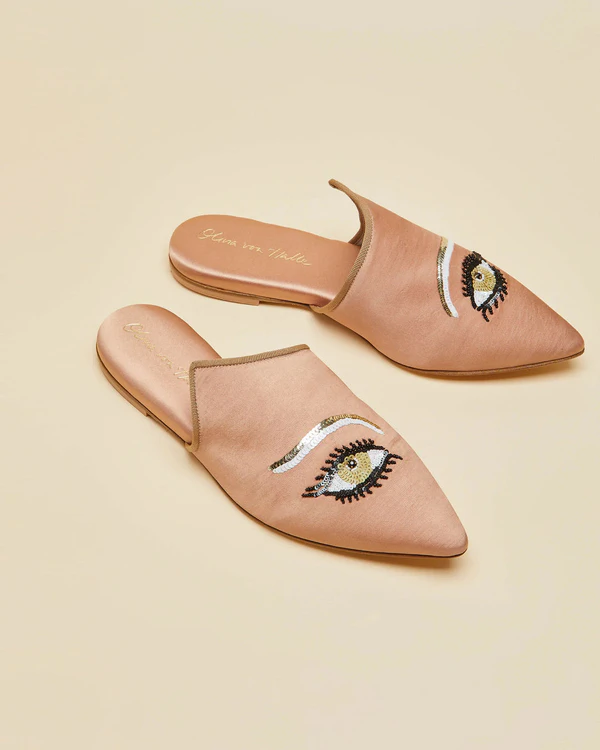 18 Gifts to Surprise the Bride on Her Bachelorette Party