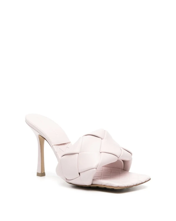 Same-Sex Wedding: Brides Outfit Ideas