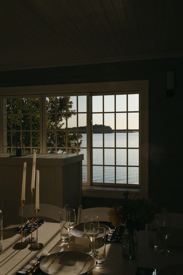Timeless Elegance Meets Muskoka Charm: Katherine & Aaron's Lakeside Wedding
