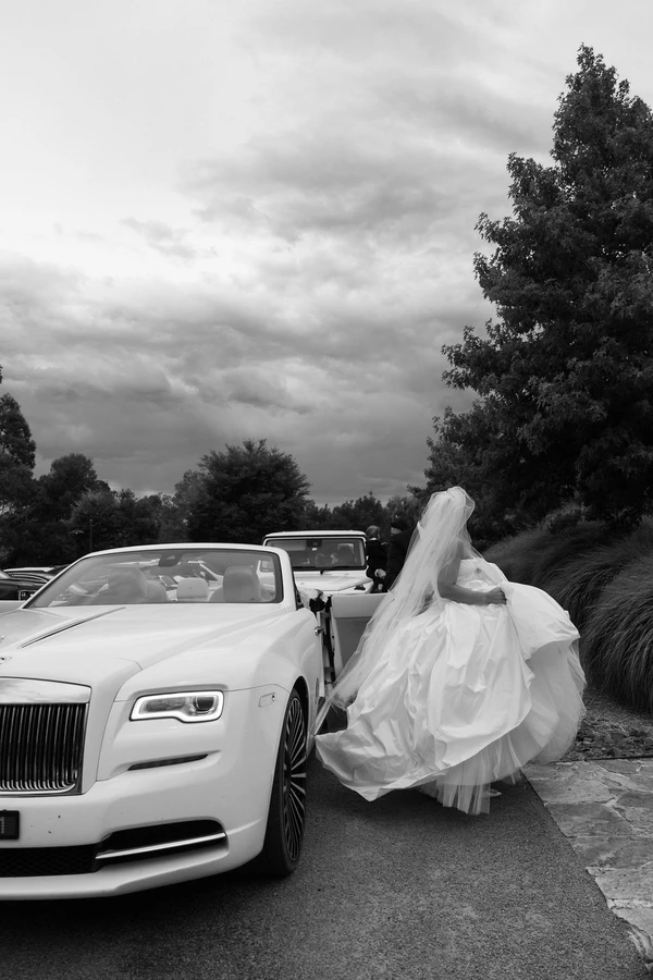 A Contemporary Chrome & Chartreuse Black-Tie Wedding Reimagines the Southern Highlands