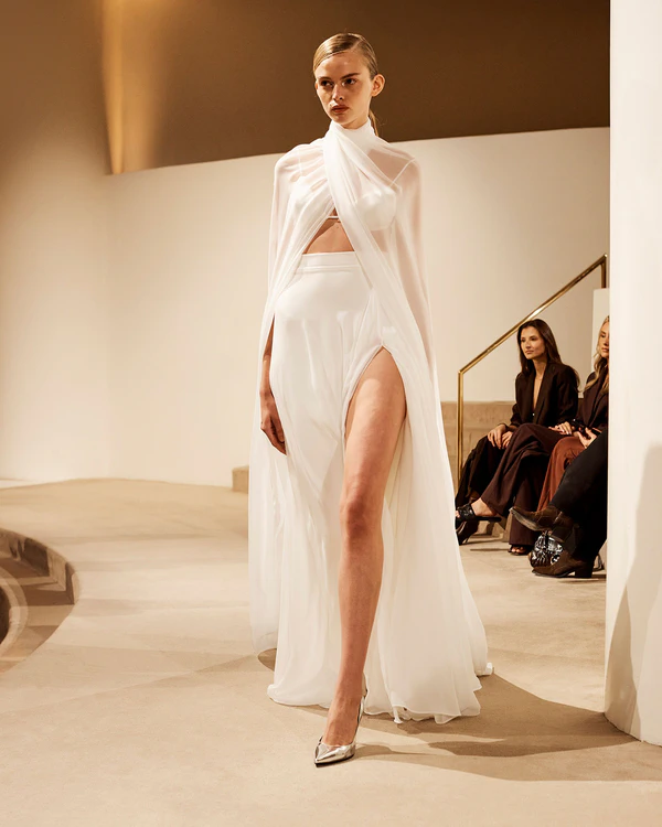 10 Ways to Style-Up Your Wedding Dress from Ceremony to Reception