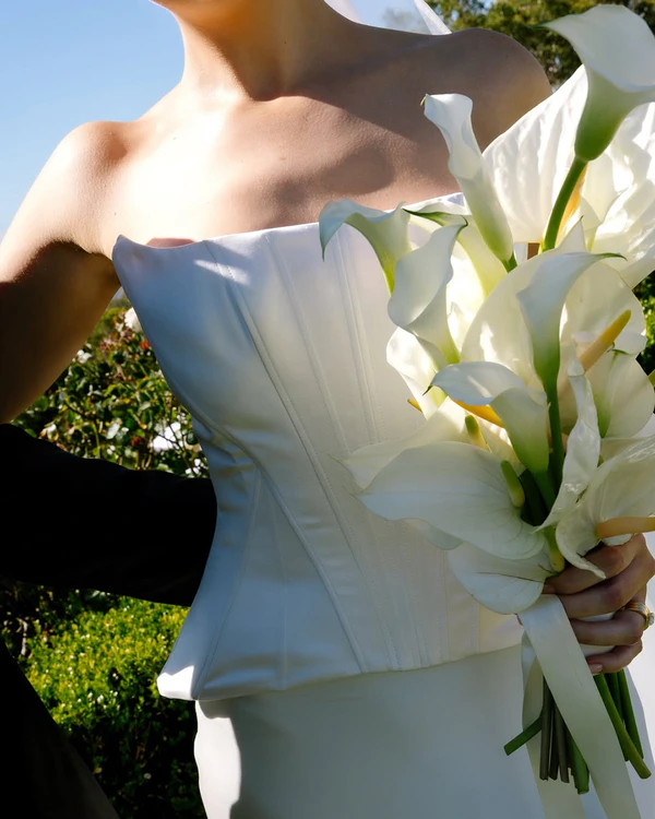 9 Stylish Bouquet Trends We're Loving for Brides Right Now