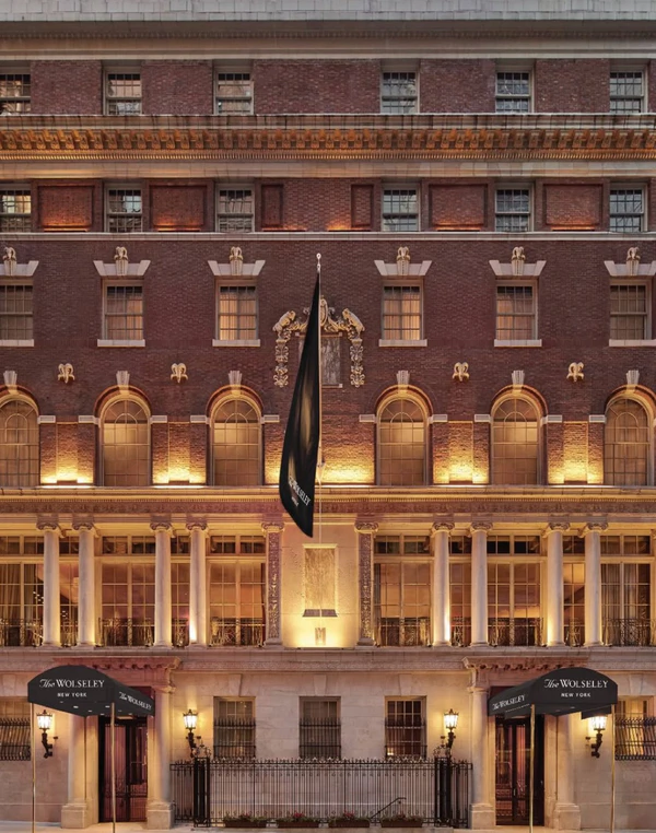 <a href="https://www.instagram.com/p/DVyAcOSE0-r/">The Wolseley Hotels</a>