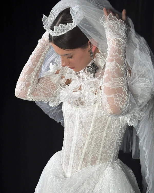 9 Genius Styling Hacks Bridal Stylists Swear By