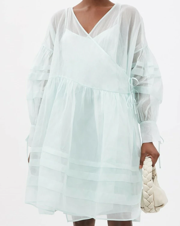 Here Are Summer Maternity Dresses For Wedding Guests