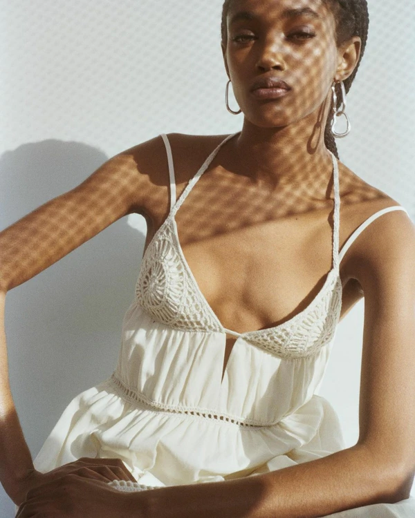 These Dresses Are Perfect for a Seaside Ceremony — photo 2