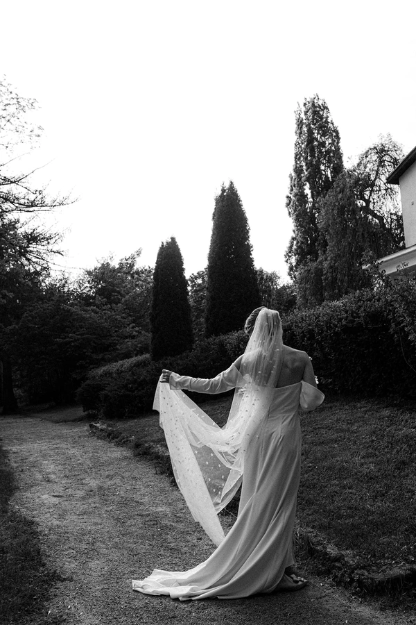 Minna Katie Captures the Essence of Spring Love — photo 22