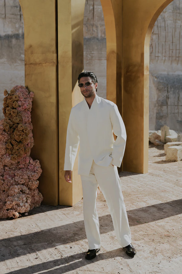Pastel Florals, Golden Arches & a Dance-Filled Night at This Menorca Quarry Wedding