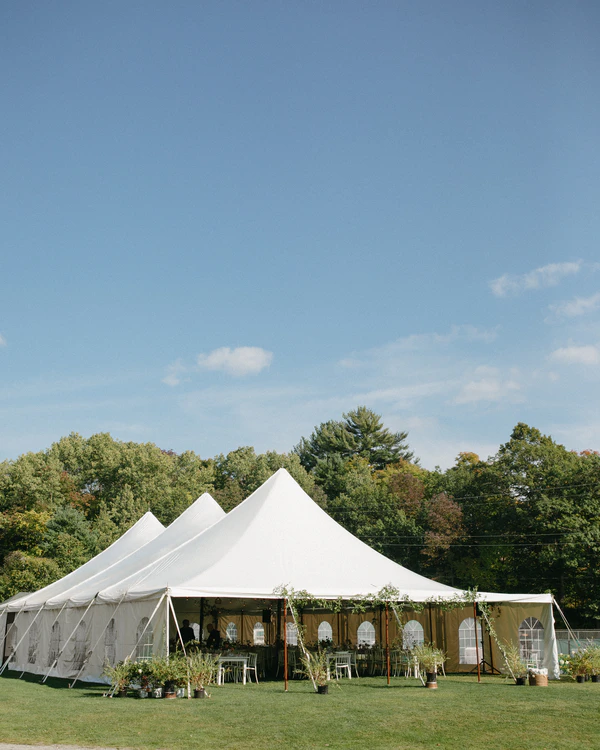Timeless Elegance Meets Muskoka Charm: Katherine & Aaron's Lakeside Wedding — photo 1