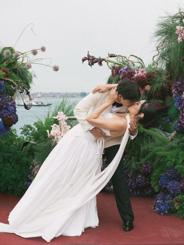 <a href="https://www.instagram.com/p/Dcv_7DAiI5s/?img_index=1">Matthew Oliver Weddings</a>, Photography: <a href="https://www.instagram.com/ladichosa/">La Dichosa</a>