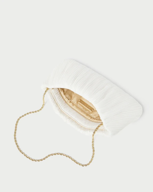30 Stunning Bridal Clutches for Your Wedding Day Style
