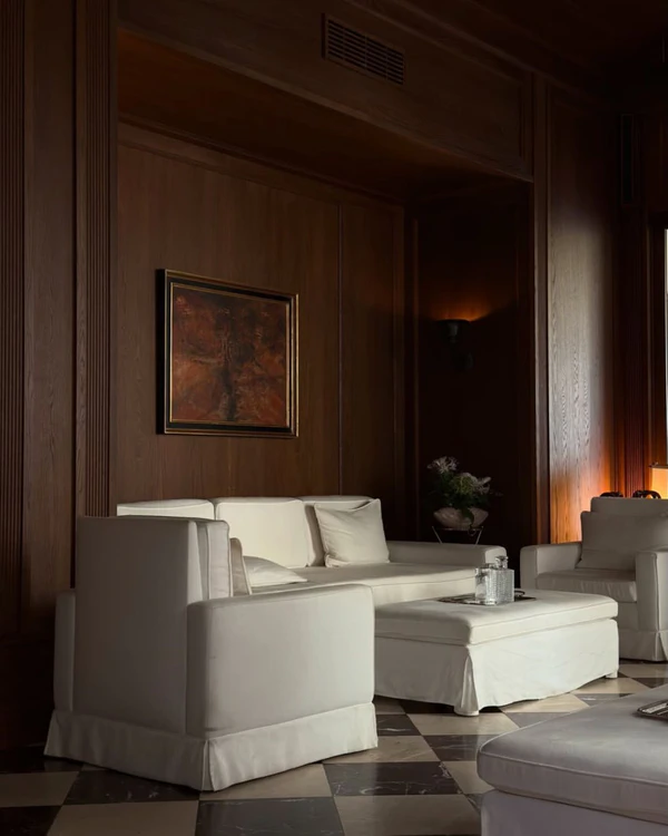 <a href="https://www.instagram.com/p/DcbcS4ODJmn/?hl=en&img_index=1">Hôtel Balzac</a>