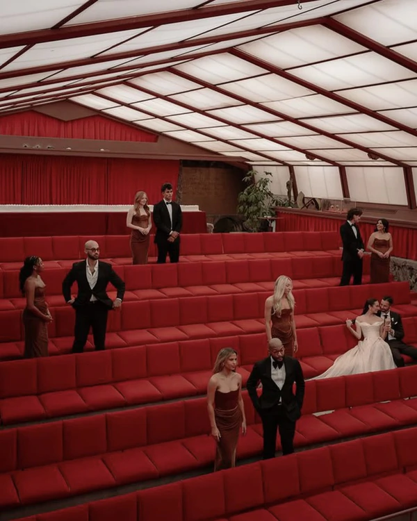 Is the "No-Phone Ceremony" Rule Controlling or Considerate? — photo 2