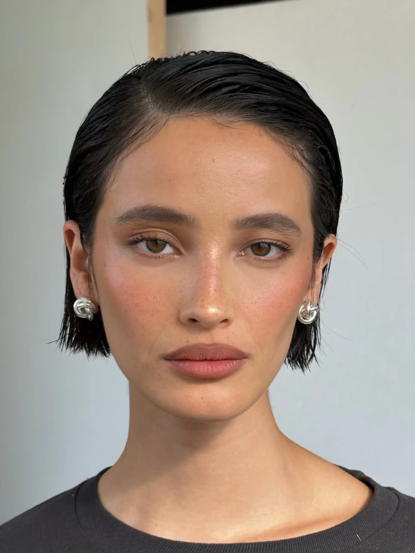 <a href="https://www.instagram.com/leahbaines_mua/p/DbDANwmCRLp/?hl=en">Leah Baines</a>