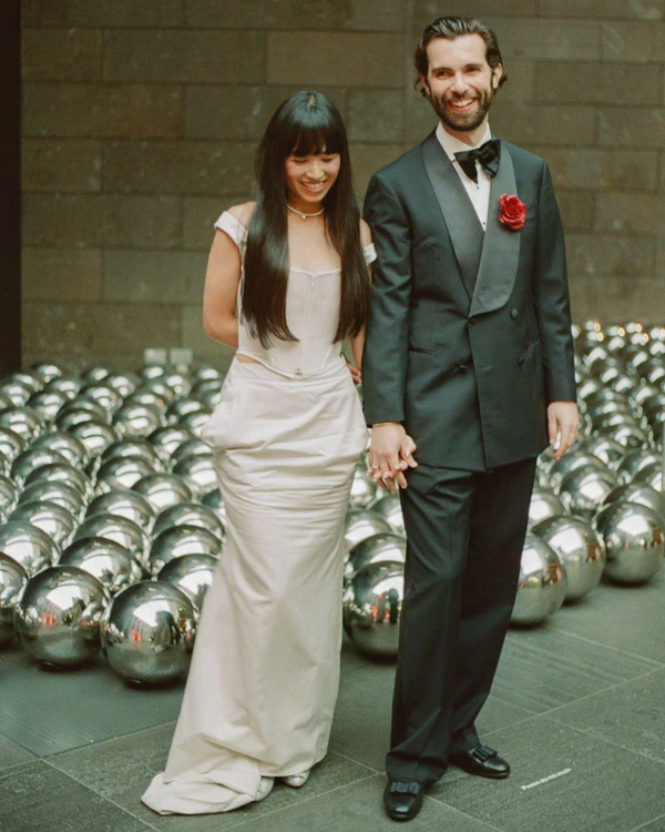 Inside a Daringly Colorful & Cool Wedding at a Melbourne Art Gallery