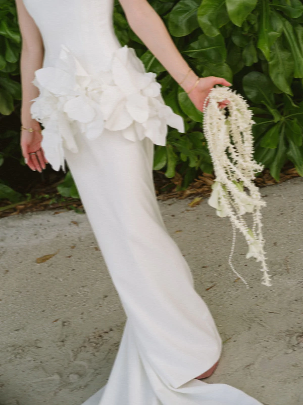 10,000 Lilies & Turquoise Waters Framed This Dreamy Beach Wedding in the Maldives